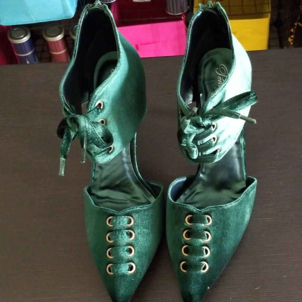 Brand new Penny loves Kenny size 13 pointed  heels